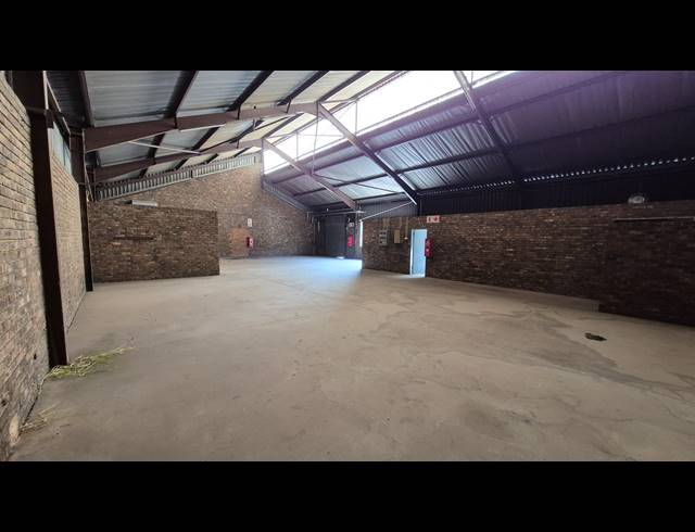 344M² FACTORY TO LET IN ANDERBOLT